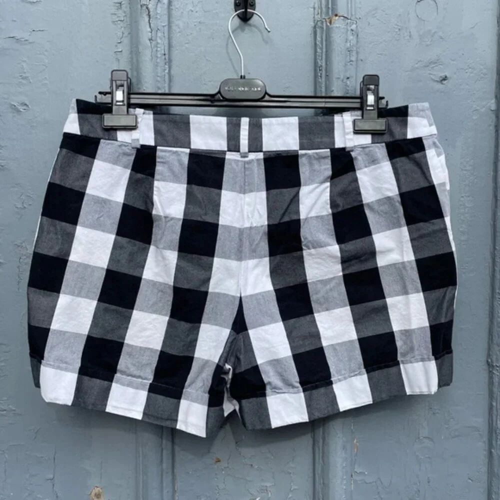 Ann Taylor Loft  shorts Black White Oversize Plaid check, size 10 - Picture 2 of 7
